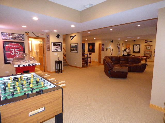 41W951 Hunters Hill Dr, Saint Charles, IL 60175 - recreation room featuring recessed lighting and carpet