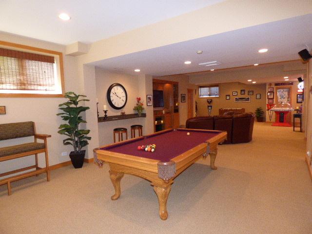 41W951 Hunters Hill Dr, Saint Charles, IL 60175 - rec room featuring carpet, recessed lighting, and billiards