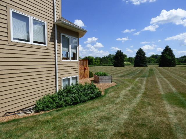 41W951 Hunters Hill Dr, Saint Charles, IL 60175 - view of green lawn