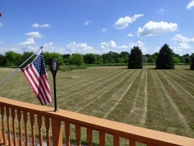 41W951 Hunters Hill Dr, Saint Charles, IL 60175 - view of yard