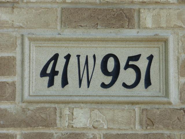41W951 Hunters Hill Dr, Saint Charles, IL 60175 - exterior view