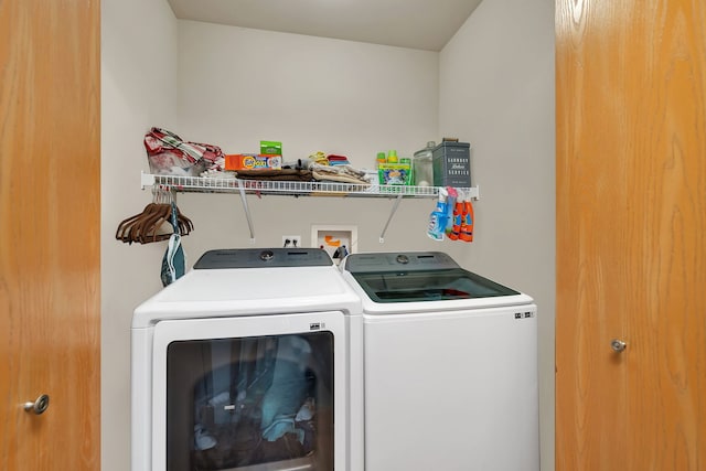 1308 Cumberland Dr, Joliet, IL 60431 - washroom featuring washer and clothes dryer