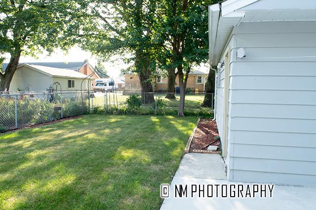 9828 Warren Ave, Oak Lawn, IL 60453 - view of yard featuring a residential view