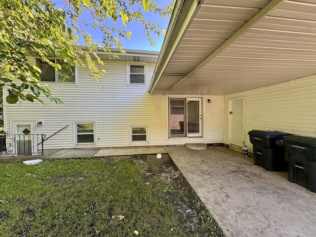 15542 S Park Ave, South Holland, IL 60473 - back of property with a patio and a lawn