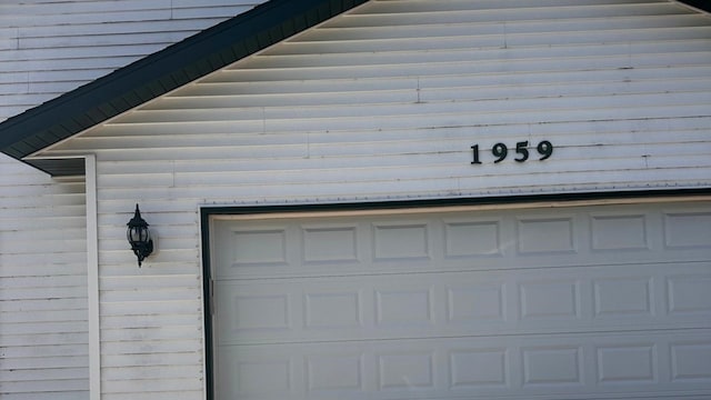 1959 W Navajo Dr, Freeport, IL 61032 - view of garage