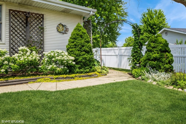 920 Barnside Rd, New Lenox, IL 60451 - view of yard