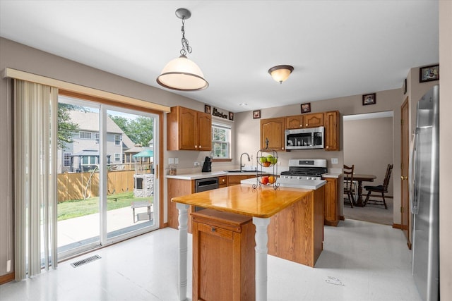 4535 Heron Dr, Lake In The Hills, IL 60156 - photo 8