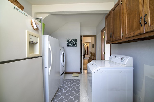 4751 N 5500w Rd, Kankakee, IL 60901 - washroom with washer and clothes dryer and cabinet space