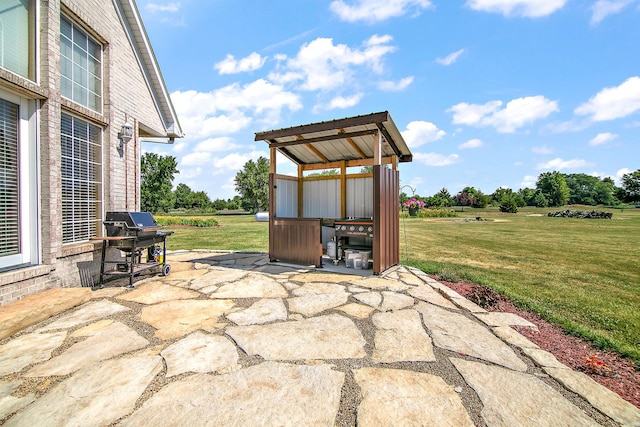 4751 N 5500w Rd, Kankakee, IL 60901 - view of patio featuring a jacuzzi