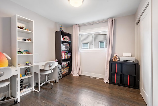 1017 Dell Rd, Northbrook, IL 60062 - office featuring dark wood-style flooring and baseboards