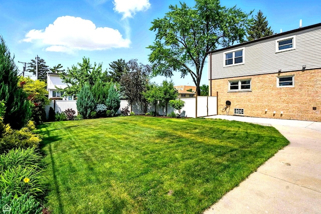 7515 W Roscoe St, Chicago, IL 60634 - view of yard