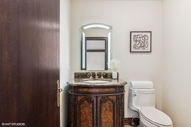1899 Hilltop Ln, Bannockburn, IL 60015 - half bath featuring vanity and toilet