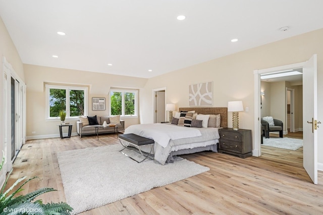 1899 Hilltop Ln, Bannockburn, IL 60015 - bedroom featuring light wood-type flooring and recessed lighting