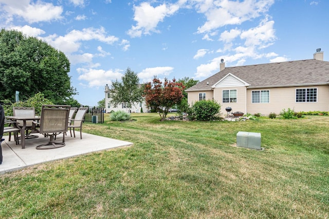 15710 S Cove Cir, Plainfield, IL 60544 - view of grassy yard with a patio