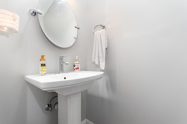 15710 S Cove Cir, Plainfield, IL 60544 - bathroom with a sink