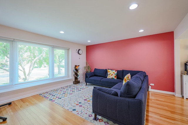 711 W Nichols Rd, Arlington Heights, IL 60004 - living area featuring light wood-style flooring and recessed lighting