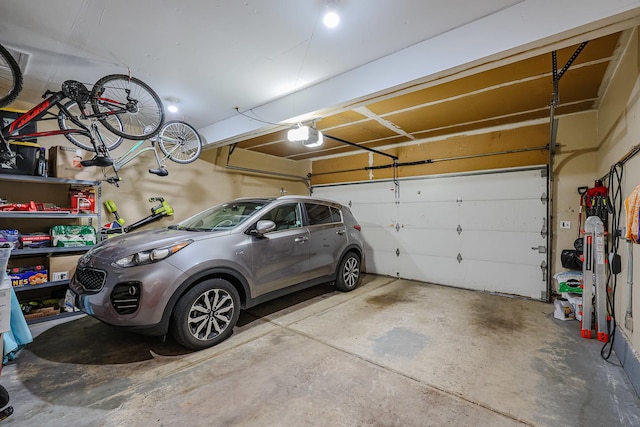 711 W Nichols Rd, Arlington Heights, IL 60004 - garage with a garage door opener