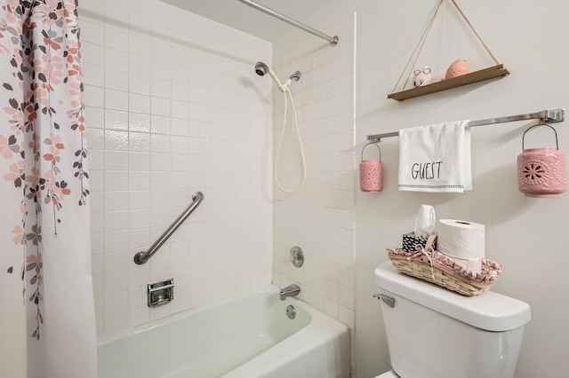 455 Raintree Ct Unit 1C, Glen Ellyn, IL 60137 - bathroom featuring toilet and shower / bathtub combination with curtain
