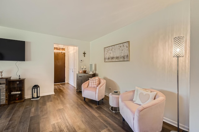 455 Raintree Ct Unit 1C, Glen Ellyn, IL 60137 - living area featuring dark wood finished floors and baseboards