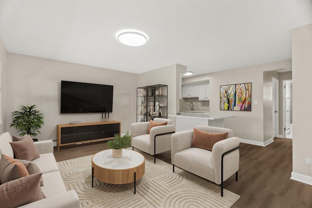6432 N Ridge Ave Unit 3I, Chicago, IL 60626 - living room with dark wood-style flooring