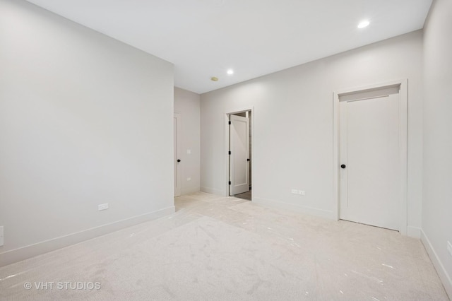 220 S Oakley Blvd, Chicago, IL 60612 - carpeted empty room featuring recessed lighting