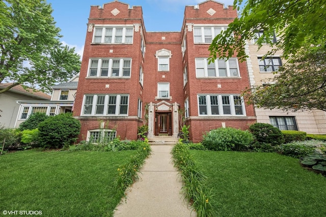 427 S Taylor Ave Unit 2N, Oak Park, IL 60304 - view of front of property with brick siding and a front yard