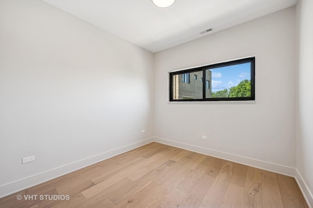 222 S Oakley Blvd Unit 3, Chicago, IL 60612 - spare room with light wood-style flooring