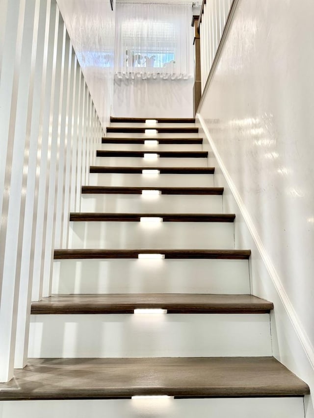 1211 Highland Dr, Prospect Heights, IL 60070 - view of stairs