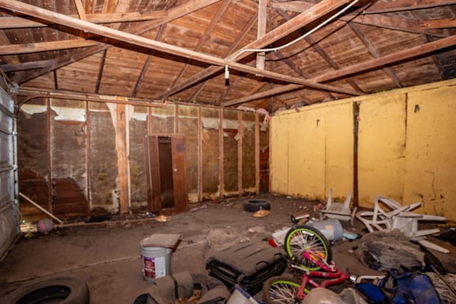 15533 Vincennes Rd, Phoenix, IL 60426 - view of garage