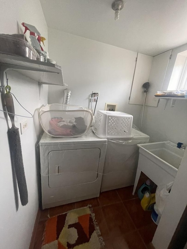 2940 N Nagle Ave, Chicago, IL 60634 - laundry room with separate washer and dryer