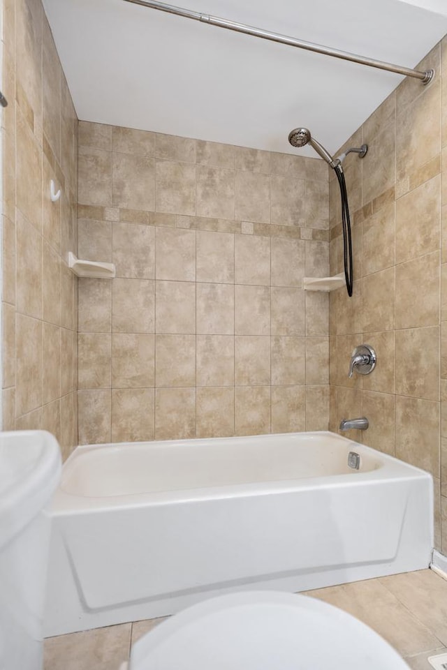 735 Wellington Ave, Elk Grove Village, IL 60007 - full bathroom with  shower combination