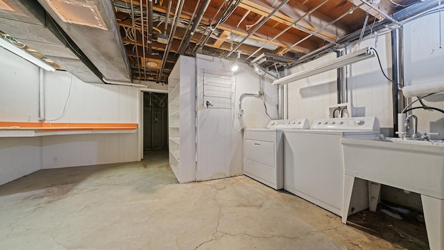 5809 Inverness Dr, Rockford, IL 61107 - laundry area featuring washing machine and dryer