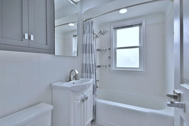 1747 Linneman St, Glenview, IL 60025 - full bath featuring tile walls, vanity, shower / bath combination with curtain, and tasteful backsplash