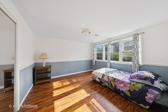 506 S Charleton St, Willow Springs, IL 60480 - bedroom featuring wood finished floors and baseboards