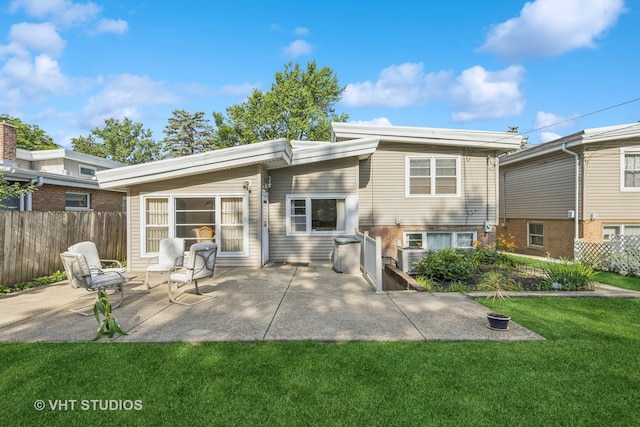 506 S Charleton St, Willow Springs, IL 60480 - back of property with a patio area