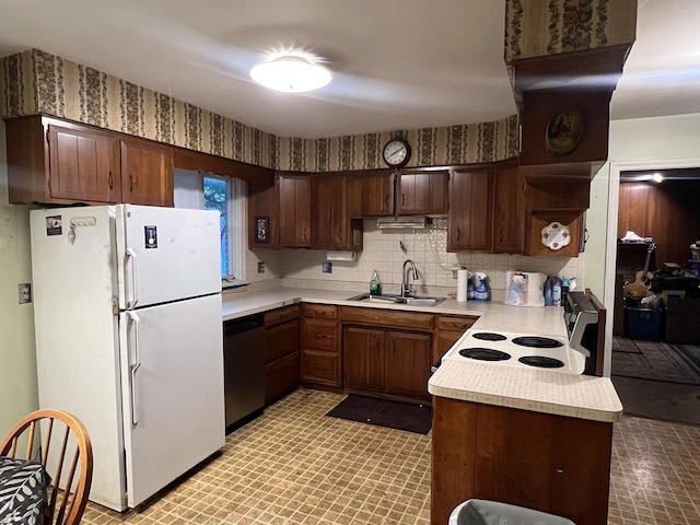 27 S Canterbury Rd, Aurora, IL 60506 - photo 7