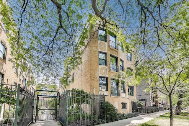 7021 N Sheridan Rd Unit 1, Chicago, IL 60626 - view of property