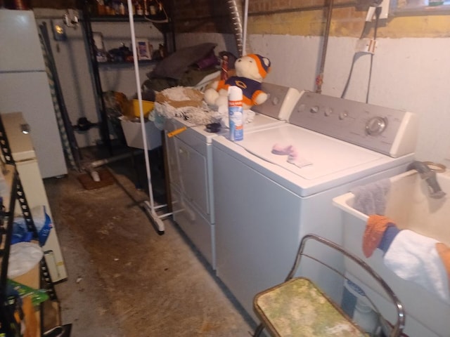 8506 S Jeffery Blvd, Chicago, IL 60617 - laundry room with independent washer and dryer