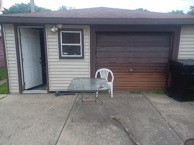 8506 S Jeffery Blvd, Chicago, IL 60617 - view of patio / terrace