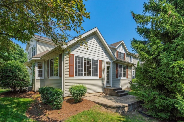 270 Birch Ln, Saint Charles, IL 60175 - view of front of home