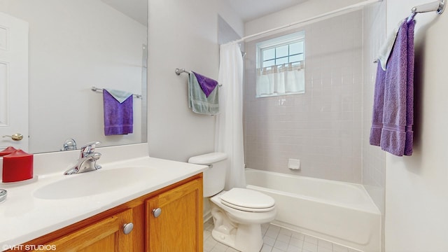 4606 S Woodlawn Ave, Chicago, IL 60653 - full bathroom with tile patterned floors, vanity, and shower / bath combo with shower curtain