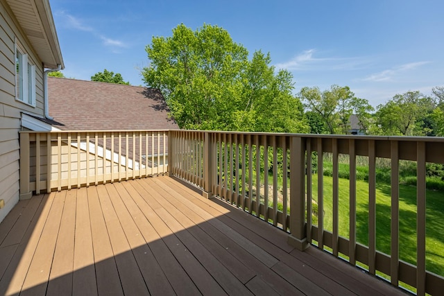 660 Birch Hollow Dr, Antioch, IL 60002 - wooden terrace with a lawn