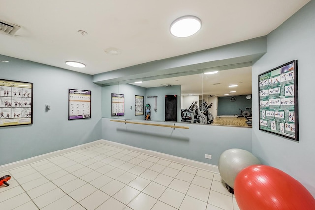 3600 N Lake Shore Dr Unit 2204, Chicago, IL 60613 - exercise area featuring baseboards