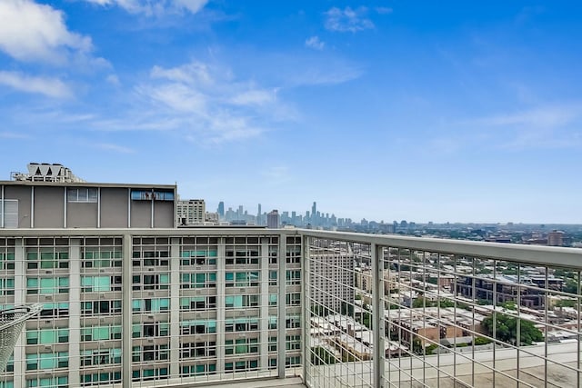 3600 N Lake Shore Dr Unit 2204, Chicago, IL 60613 - view of property featuring a view of skyline