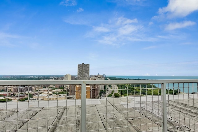 3600 N Lake Shore Dr Unit 2204, Chicago, IL 60613 - balcony featuring a water view