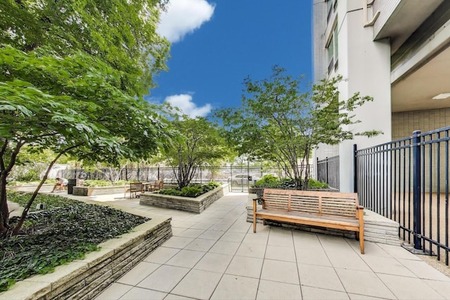 3600 N Lake Shore Dr Unit 2204, Chicago, IL 60613 - view of home's community with a patio