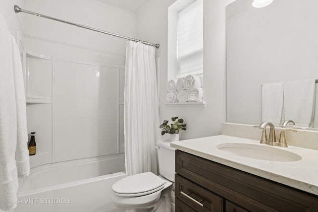 1140 River Birch Blvd, Crystal Lake, IL 60012 - full bath featuring vanity and shower / bath combo with shower curtain