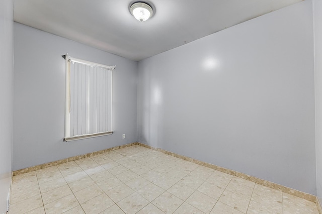3928 W 63rd Pl, Chicago, IL 60629 - unfurnished room with baseboards