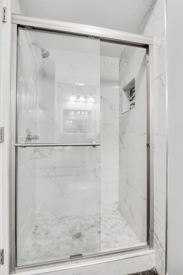 513 White Birch Rd, Lindenhurst, IL 60046 - full bath featuring a marble finish shower