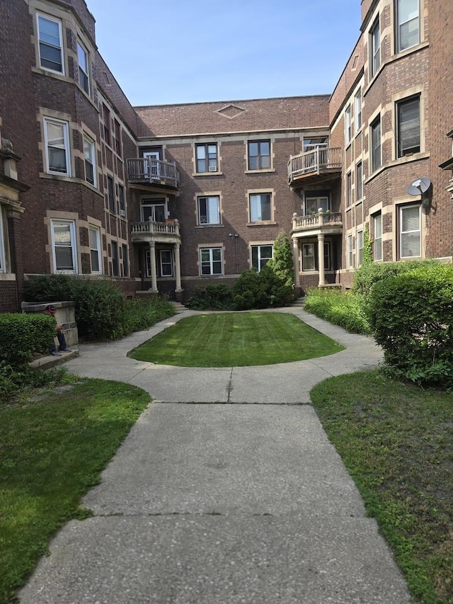 824 E Hyde Park Blvd Unit 1, Chicago, IL 60615 - view of property's community